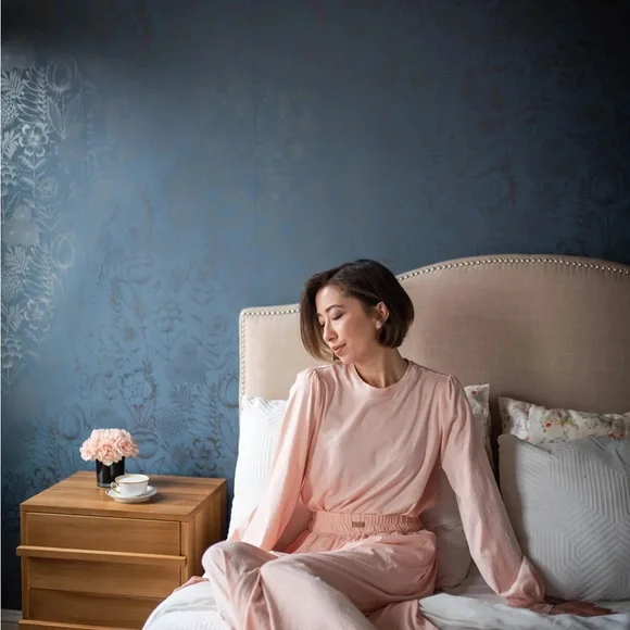 Lunya Organic Pima Long Sleeve Tee in Dulcet pink size medium - Picture 4 of 11